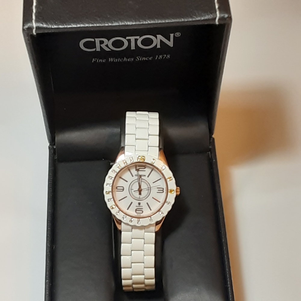 Croton Women Watch white and Gold